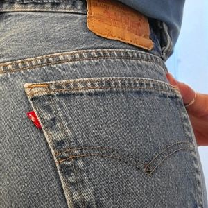 Vintage 1980's 501 Levi's.  Great condition! Made in the USA🇺🇲 W32 L32